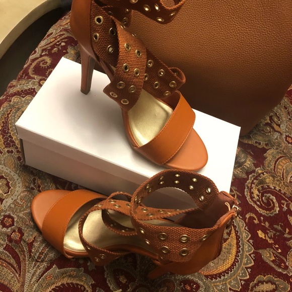 🧡Studded open toe🧡 - Picture 4 of 4